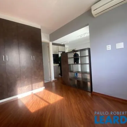 Buy this 1 bed apartment on Rua Brigadeiro Galvão 598 in Santa Cecília, São Paulo - SP