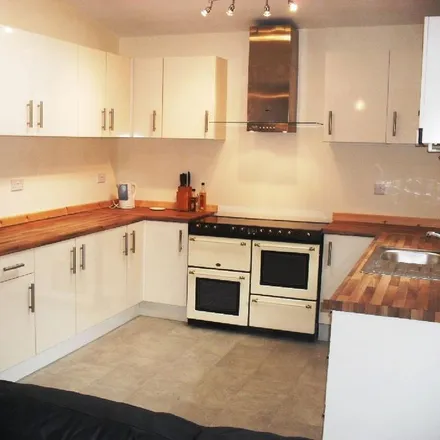 Rent this 7 bed room on 30 Albert Grove in Nottingham, NG7 1PA