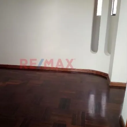 Rent this 4 bed apartment on Institución educativa inicial Sor Maria De Jesus in Calle Talara, Santiago de Surco