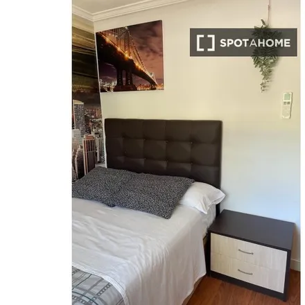 Rent this 3 bed room on Amposta in Calle de Alberique, 28037 Madrid