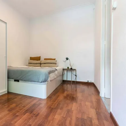 Rent this 4 bed room on Carrer de Vallseca in 08001 Barcelona, Spain