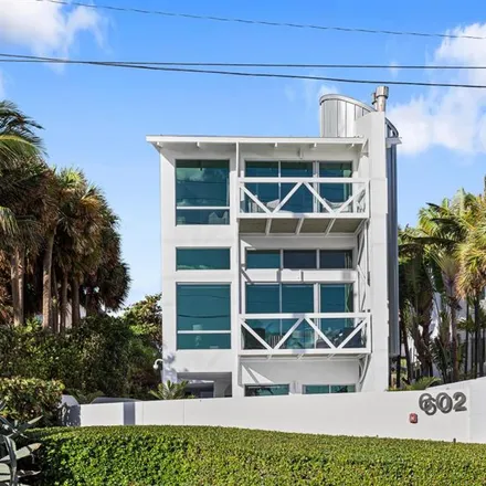 Image 3 - 602 N Ocean Boulevard - House for sale