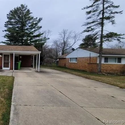 Rent this 4 bed house on 2515 Empire Drive in West Bloomfield Township, MI 48324