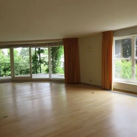 Rent this 3 bed apartment on Churchill in Rond-point Winston Churchill - Winston Churchillplein, 1180 Uccle - Ukkel