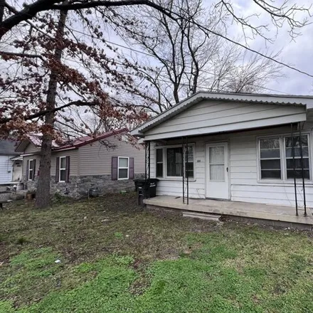 Buy this 2 bed house on 1011 North Bridge Street in Carbondale, IL 62901