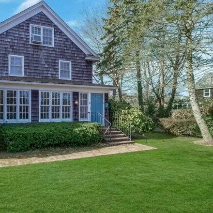 Rent this 4 bed house on 49 Toilsome Lane in Jericho, Village of East Hampton