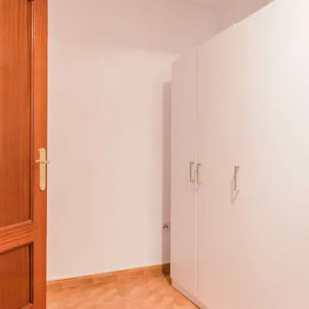 Rent this 2 bed apartment on Carrer de Francisco Comes Martínez (dramaturg) in 46025 Valencia, Spain