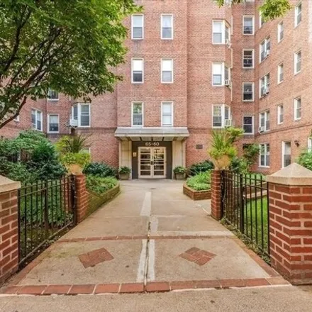 Image 1 - 65-60 Wetherole Street, New York, NY 11374, USA - Apartment for sale