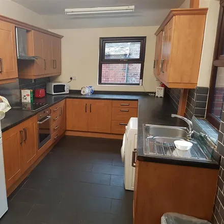 Rent this 5 bed townhouse on 22 Noel Street in Nottingham, NG7 6AU