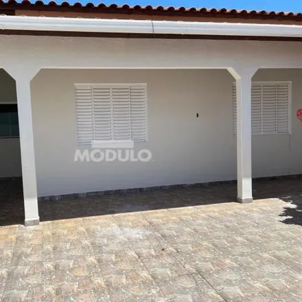 Buy this 3 bed house on Rua Prudente de Morais in Custódio Pereira, Uberlândia - MG