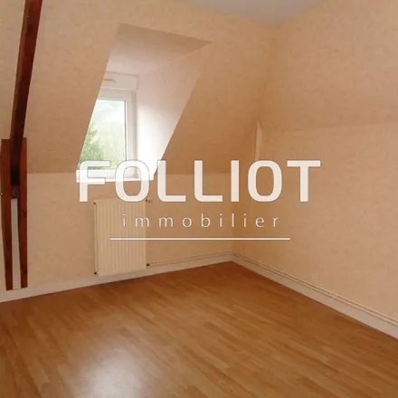 Image 3 - 10 Rue Rallier, 35300 Fougères, France - Apartment for rent