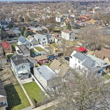 Image 2 - 7022 South Hermitage Avenue, Chicago, IL 60636, USA - House for sale