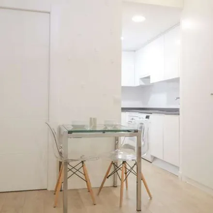 Rent this 1 bed apartment on Madrid in Institución Artística de Enseñanza (IADE), Calle de Claudio Coello