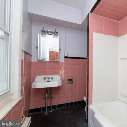 Image 9 - 911 Ellsworth Street, Philadelphia, PA 19146, USA - House for sale