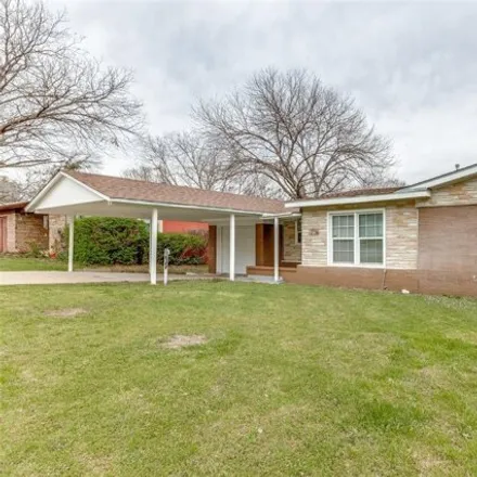 Buy this 3 bed house on 4900 Hillside Drive in River Oaks, Tarrant County