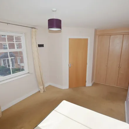 Image 6 - Oxclose Park Gardens, Sheffield, S20 8GR, United Kingdom - Apartment for rent