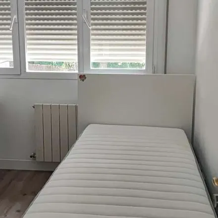 Rent this 15 bed apartment on Madrid in Calle Salamanca, 28223 Pozuelo de Alarcón