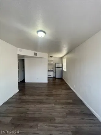 Image 6 - 212 W Philadelphia Ave Apt 1, Las Vegas, Nevada, 89102 - Condo for rent