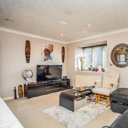 Rent this 2 bed apartment on Padcroft Road in London, UB7 7RB