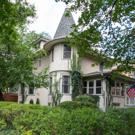 Buy this 5 bed house on 600 South Clarence Avenue in Oak Park, IL 60304