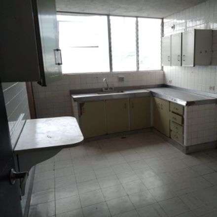 Rent this 12 bed apartment on Avenida Santander 59-70 in Comuna Palogrande, 170004 Manizales