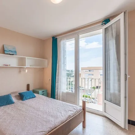 Rent this 2 bed apartment on Rue du Languedoc in 11100 Narbonne, France