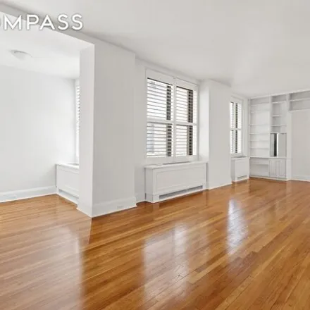 Image 2 - 106 East 61st Street, New York, NY 10065, USA - Condo for rent