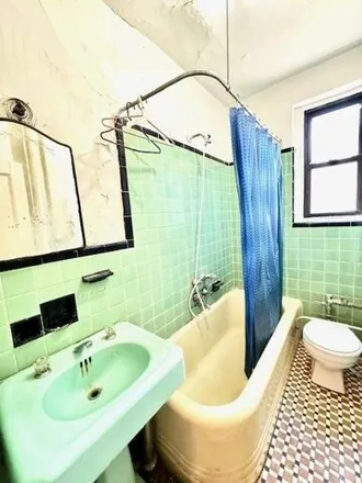 Image 9 - 130 Bay Ridge Parkway, New York, NY 11209, USA - Apartment for sale