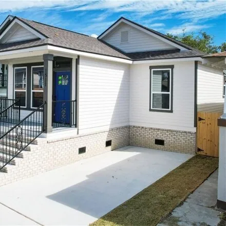Buy this 3 bed house on 1511 Mazant Street in New Orleans, LA 70117