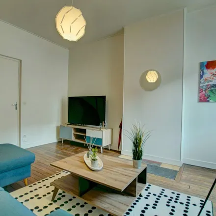Rent this 1 bed apartment on 18 Rue de la Quintaine in 45200 Montargis, France