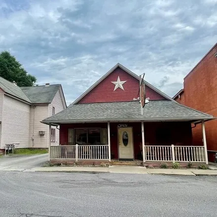 Image 1 - Harland's Family Style Resteraunt, 17 Pearl Street, Wellsboro, Tioga County, PA 16901, USA - House for sale
