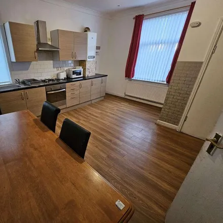 Rent this 3 bed apartment on Town Street News in 152-152a Town Street, Leeds