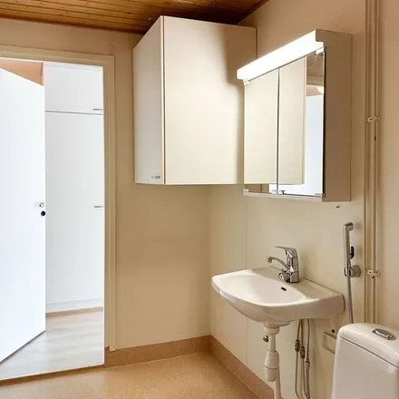Rent this 2 bed apartment on Metsänkuninkaantie 1 in 90250 Oulu, Finland