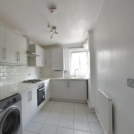 Image 1 - 13-18 Cordwainers Walk, London, E13 9BE, United Kingdom - Apartment for rent