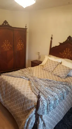 Rent this 2 bed room on Centro Comercial Londres in Rua de Oslo, 4460-391 Matosinhos