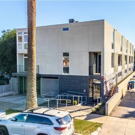 Image 2 - Student Parking Lot, Gilmore Street, Los Angeles, CA 91411, USA - House for rent