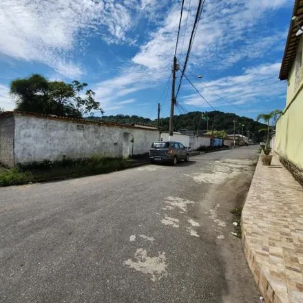 Buy this 3 bed house on Rua Sargento Laudelino Carreira in Sargento Roncalli, Belford Roxo - RJ