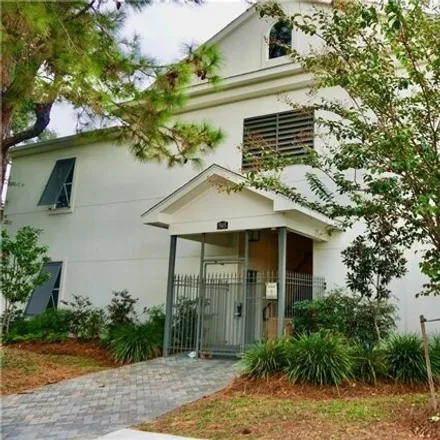 Rent this 2 bed apartment on 505 Lake Avenue in Oak Ridge Park, Metairie