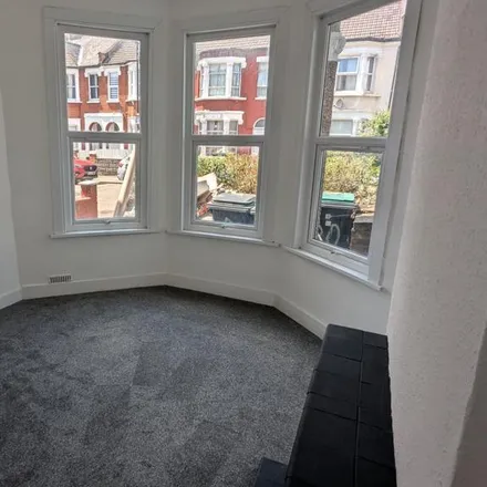 Image 2 - 1a Kitchener Road, London, N17 6DX, United Kingdom - Apartment for rent