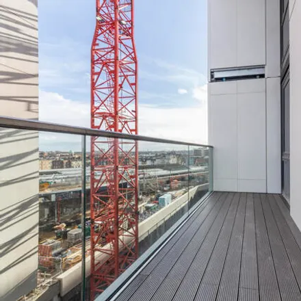 Image 7 - East Tower, 3 City North Place, London, N4 3FS, United Kingdom - Loft for rent