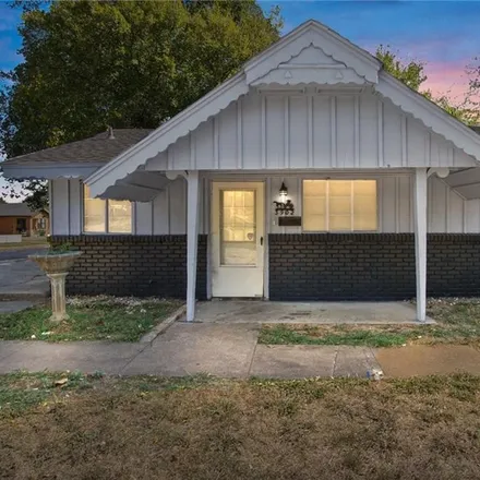 Buy this 4 bed duplex on 3902 South Hudson Avenue in Oklahoma City, OK 73109