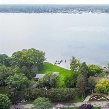 Image 5 - 28174 Swan Island Drive, Grosse Ile Township, MI 48138, USA - House for sale