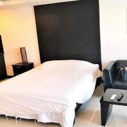 Rent this studio apartment on Mini-bus to Don Muang Airport in Central Pattaya Road (Pattaya Klang), Pattaya City