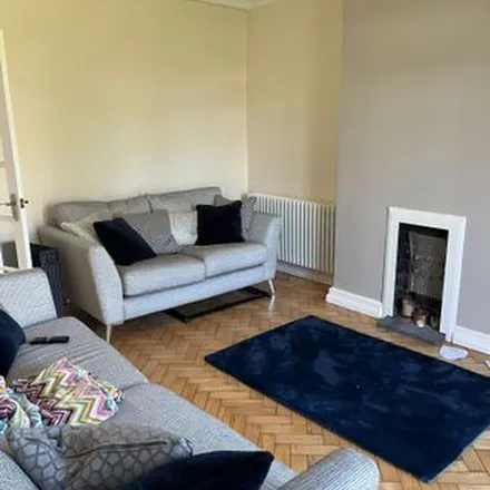 Rent this 2 bed apartment on Glenwood Avenue in London, RM13 9AD
