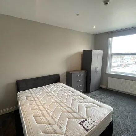Rent this 6 bed apartment on Martin Terrace in Leeds, LS4 2JY