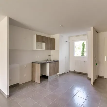Rent this 3 bed apartment on 73 ter Chemin du Ramelet Moundi in 31100 Toulouse, France