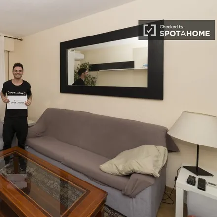 Rent this 6 bed room on Avenida de Calatalifa in 28670 Villaviciosa de Odón, Spain