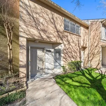 Buy this 2 bed townhouse on 2170 Augusta Drive in Houston, TX 77057