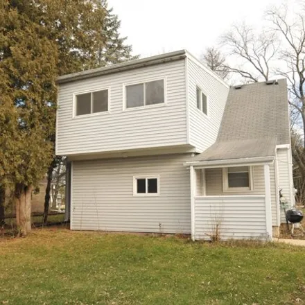 Image 3 - 4825, 4825A South 39th Street, Greenfield, WI 53221, USA - House for sale