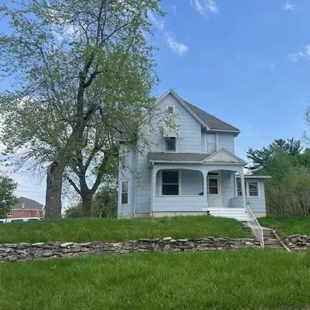 Buy this 3 bed house on 617 East Clinton Avenue in Monmouth, IL 61462